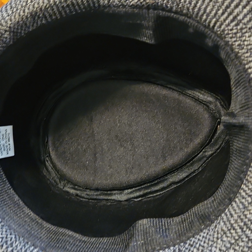 Stylish Black and Gray Bowler Hat - Picture 5 of 6